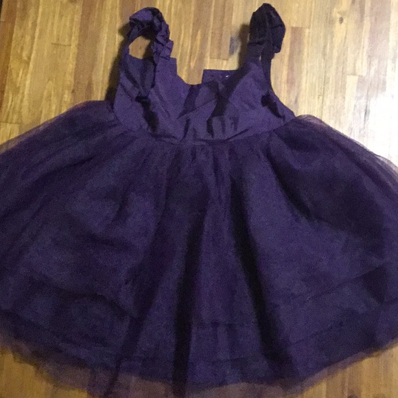 A girl’s dress - Picture 4 of 5